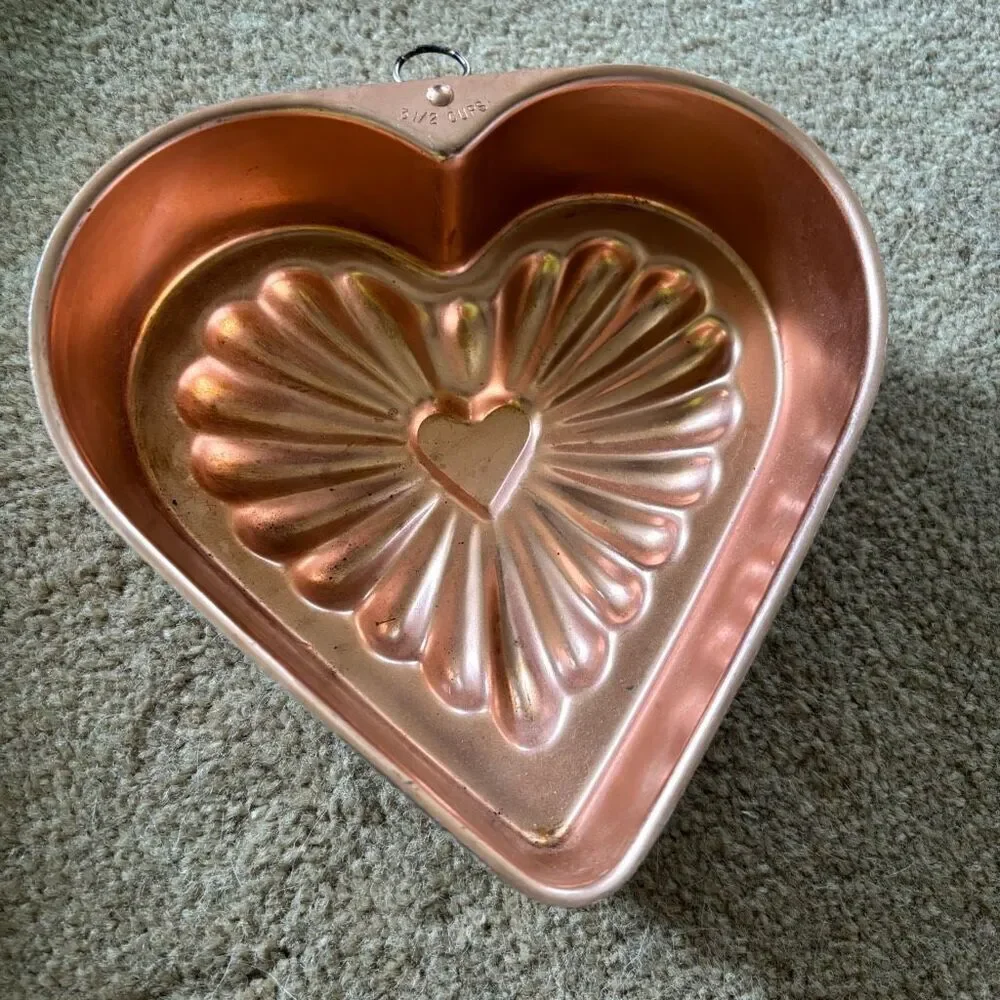 Vintage 3 1/2 Cup Heart Shaped Jello Mold